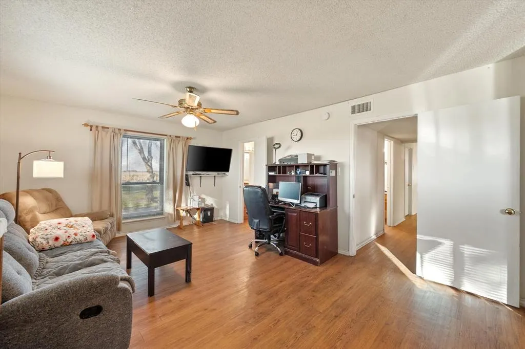 353 Brazier Road
