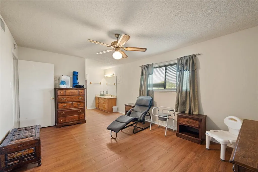 353 Brazier Road