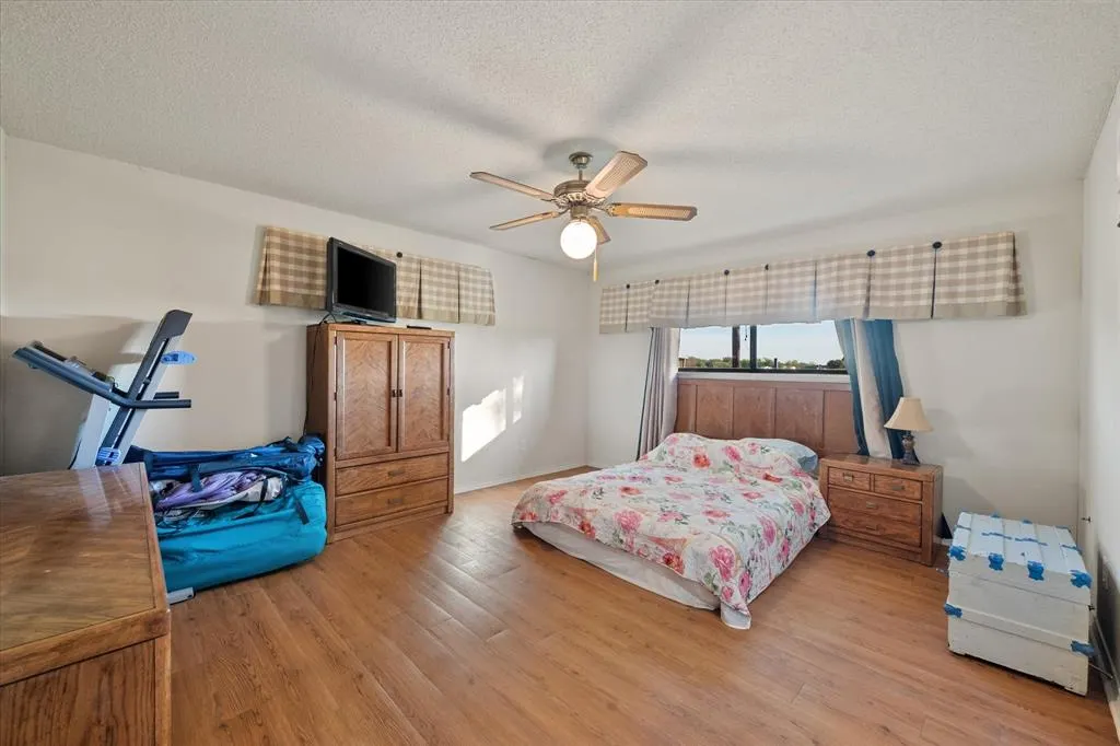 353 Brazier Road