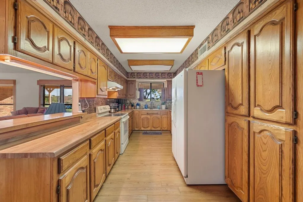 353 Brazier Road