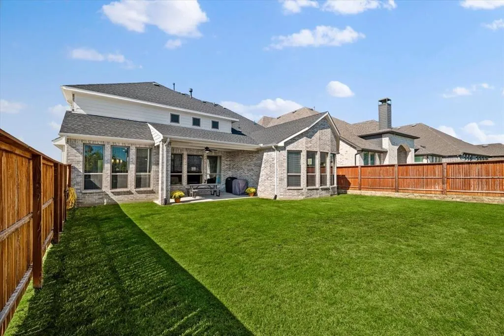 9300 Pecan Woods Trail