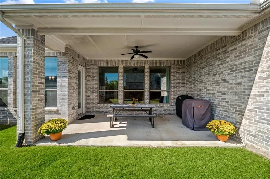 9300 Pecan Woods Trail