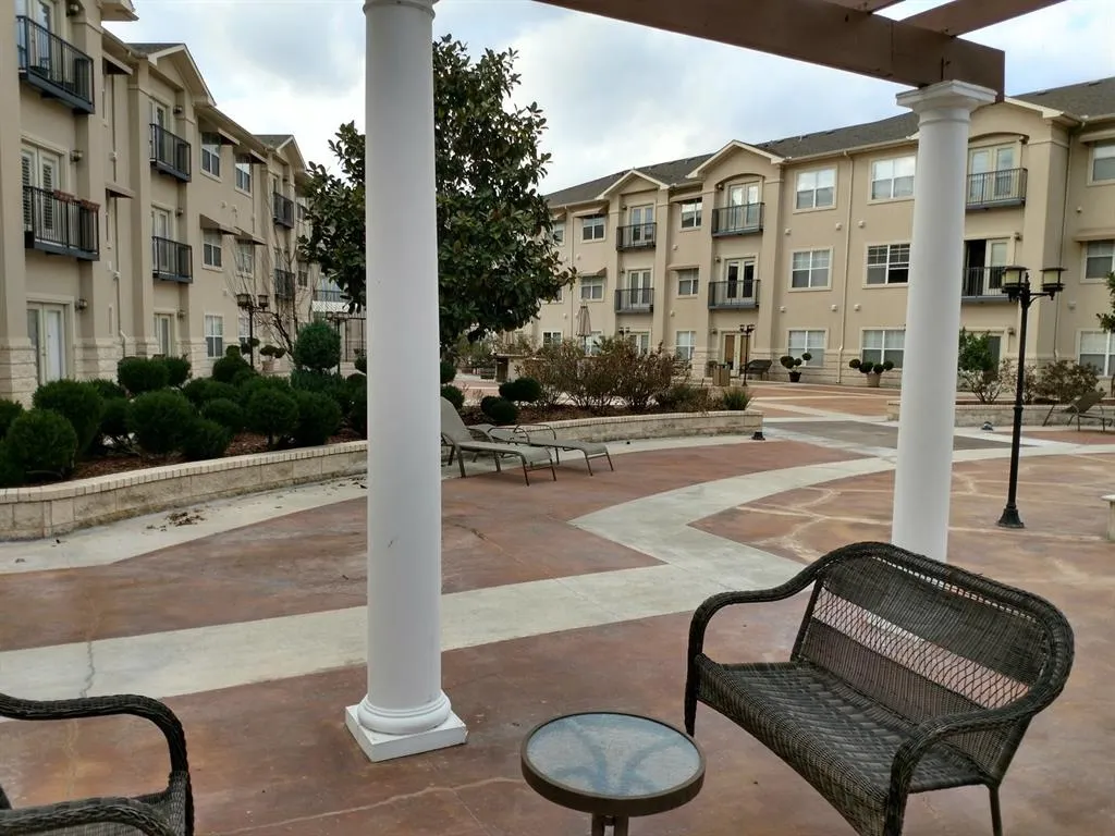 3102 Kings Road #203
