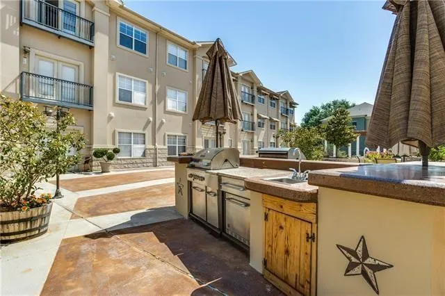3102 Kings Road #203