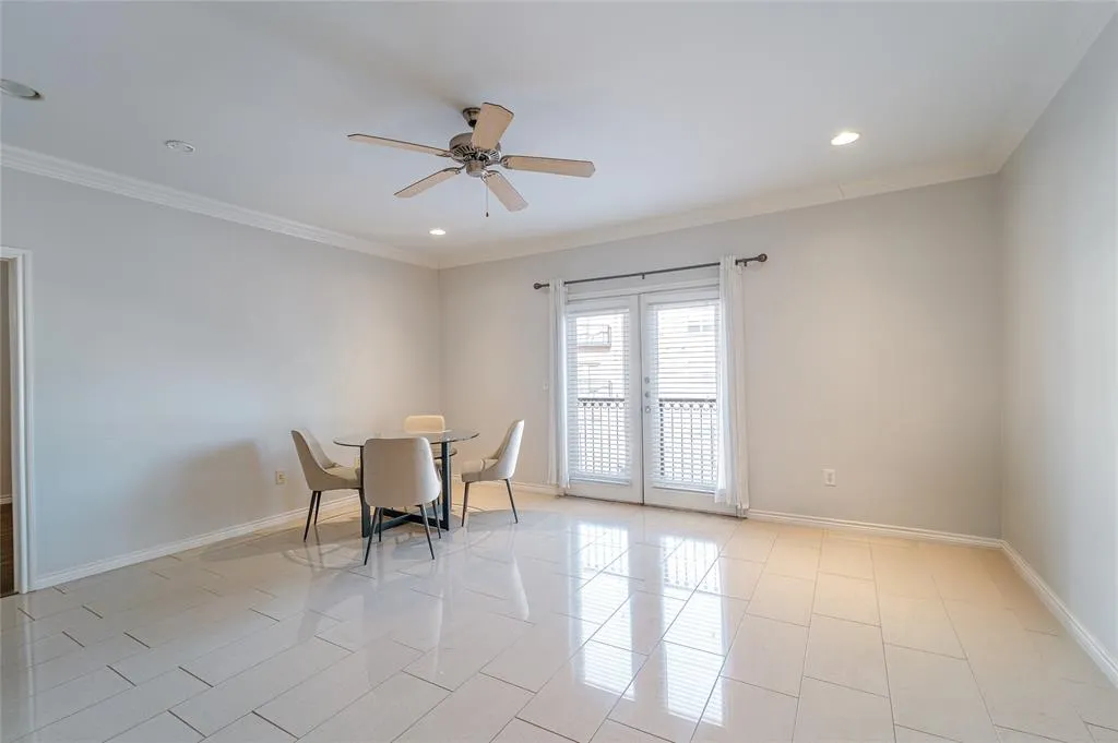 3102 Kings Road #203