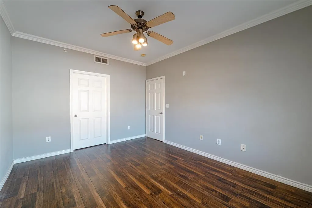 3102 Kings Road #203