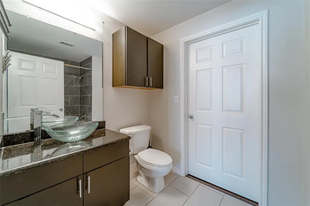 3102 Kings Road #203