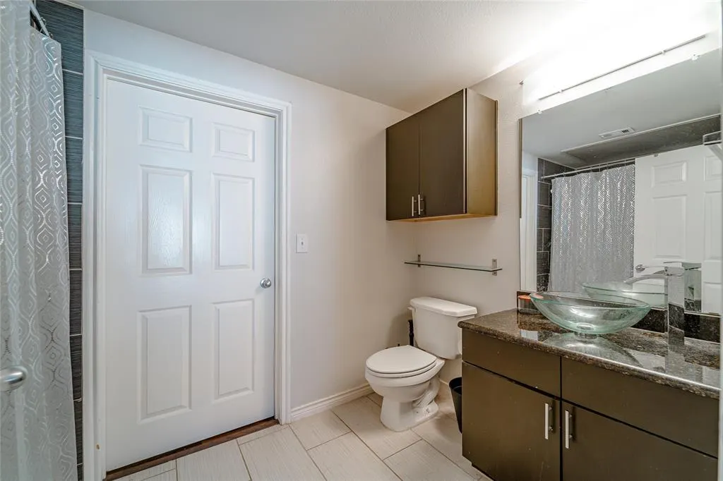 3102 Kings Road #203