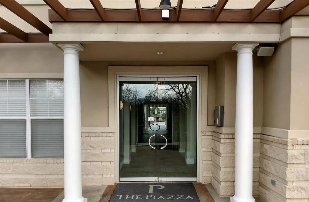 3102 Kings Road #203
