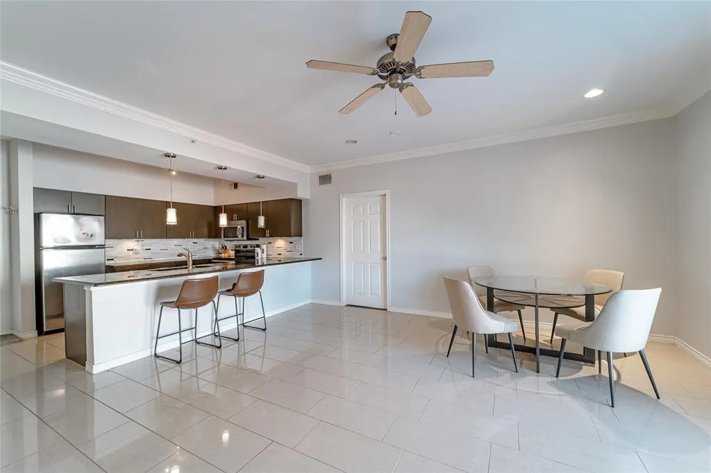3102 Kings Road #203