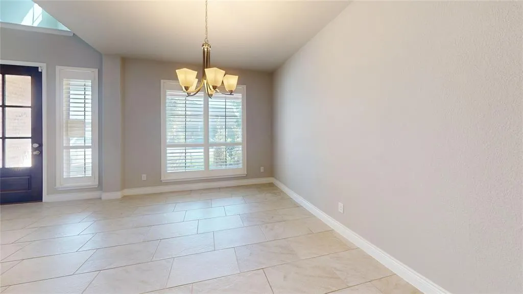 965 Canterbury Lane