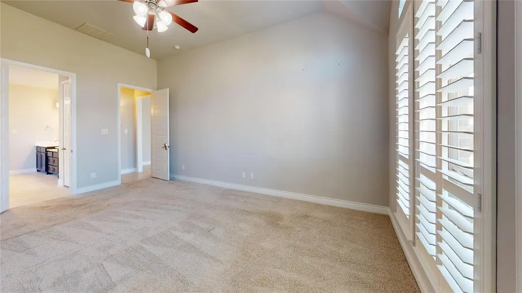965 Canterbury Lane