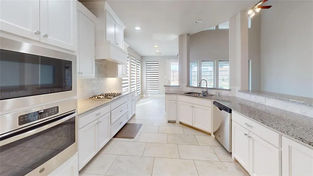965 Canterbury Lane