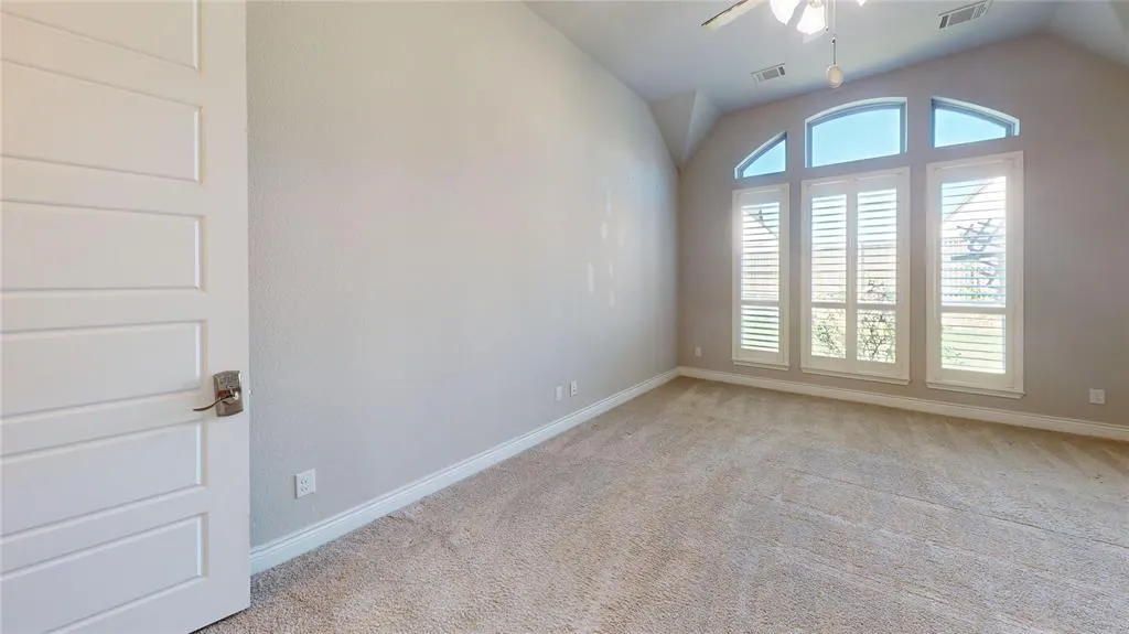 965 Canterbury Lane