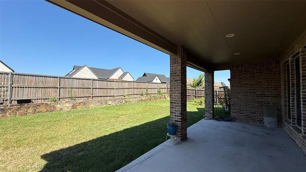 965 Canterbury Lane