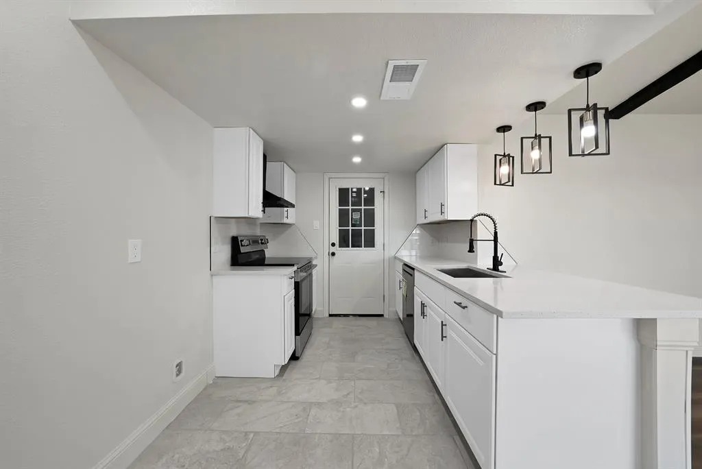 858 Lexington Drive