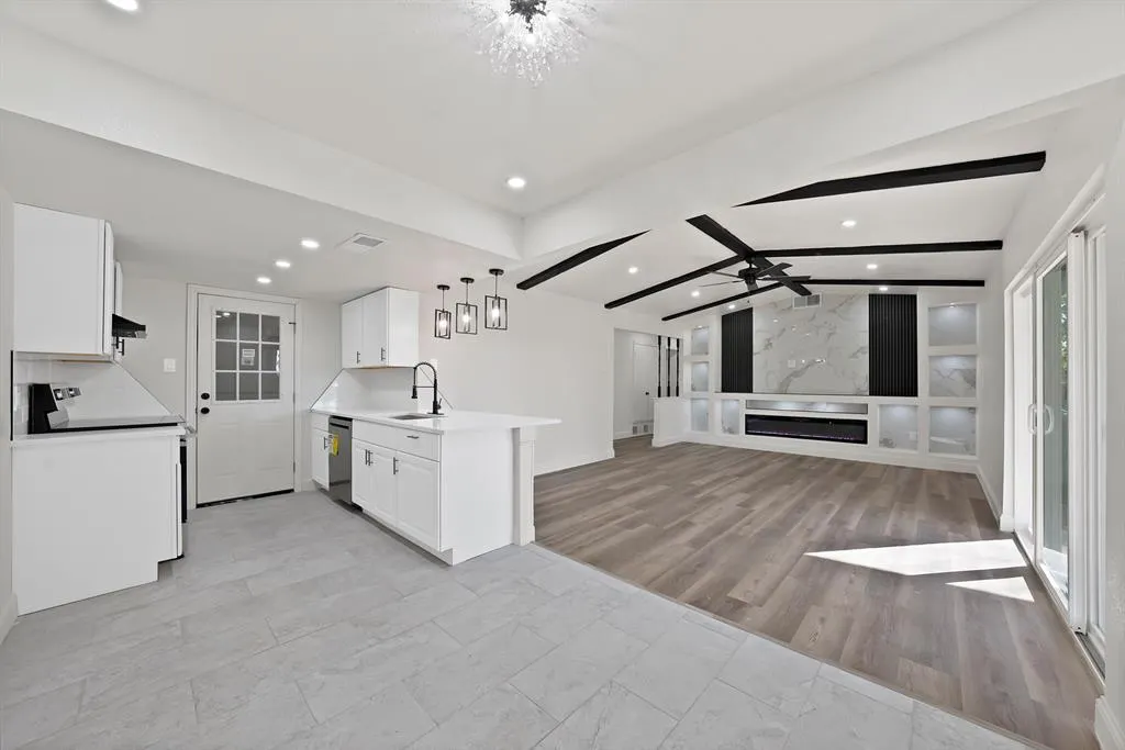 858 Lexington Drive
