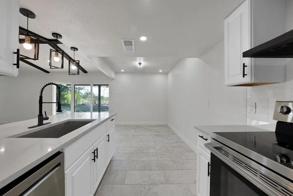 858 Lexington Drive