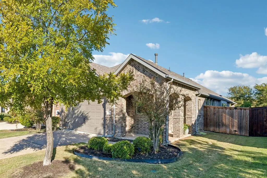1205 Shire Drive