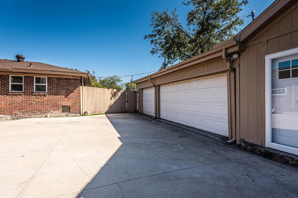 3074 Valwood Parkway