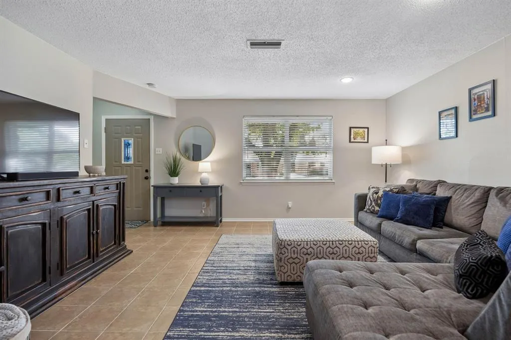10621 Mapleridge Drive