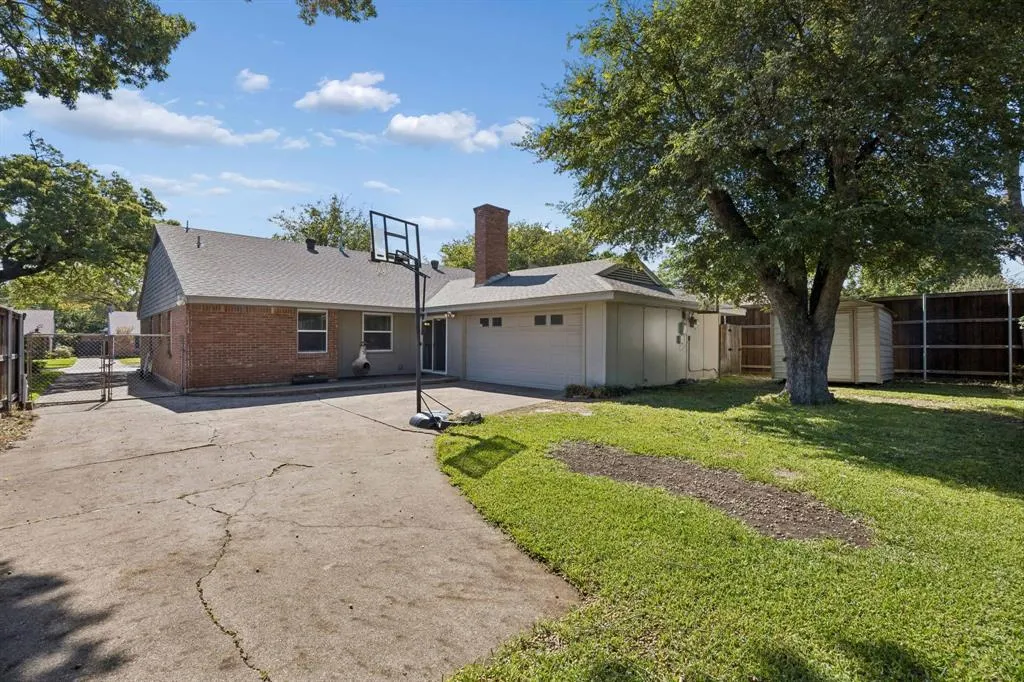 10621 Mapleridge Drive