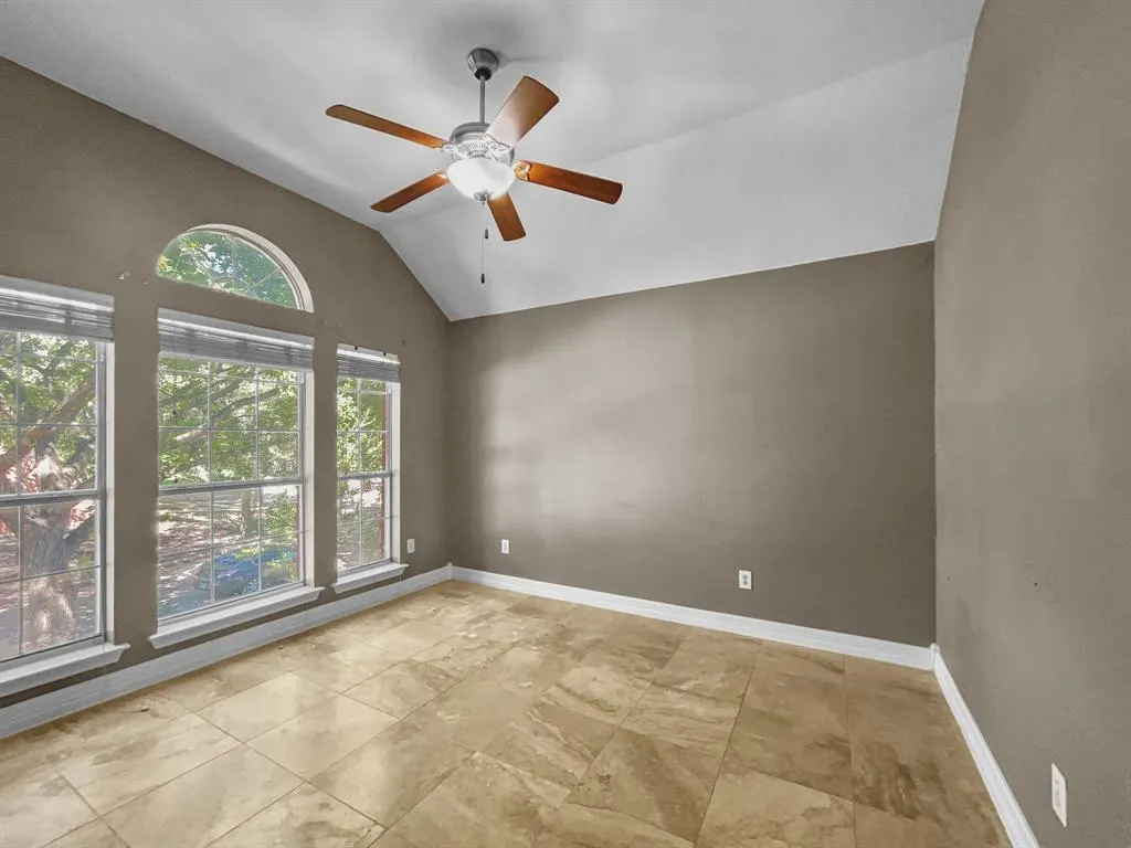 2132 Cliffside Drive