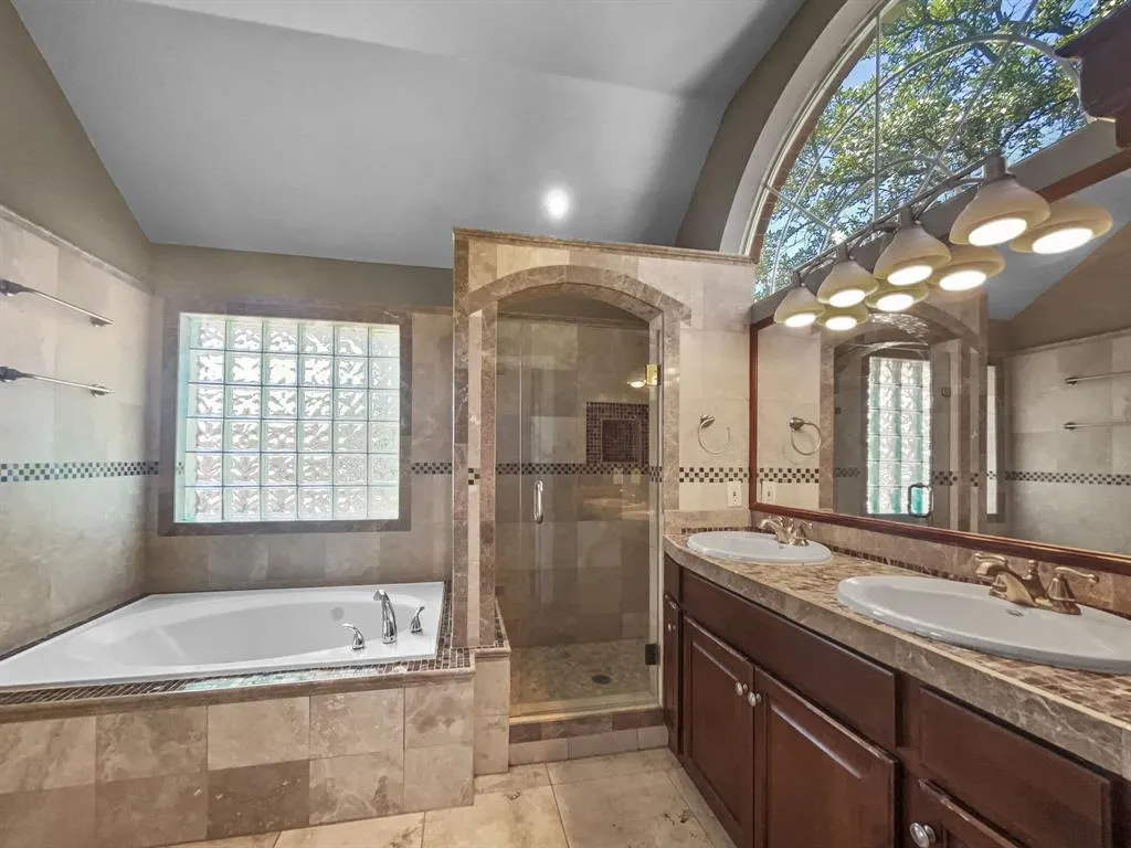 2132 Cliffside Drive