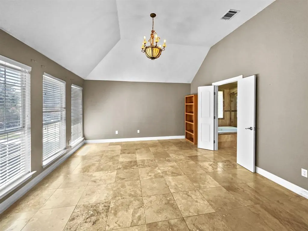 2132 Cliffside Drive