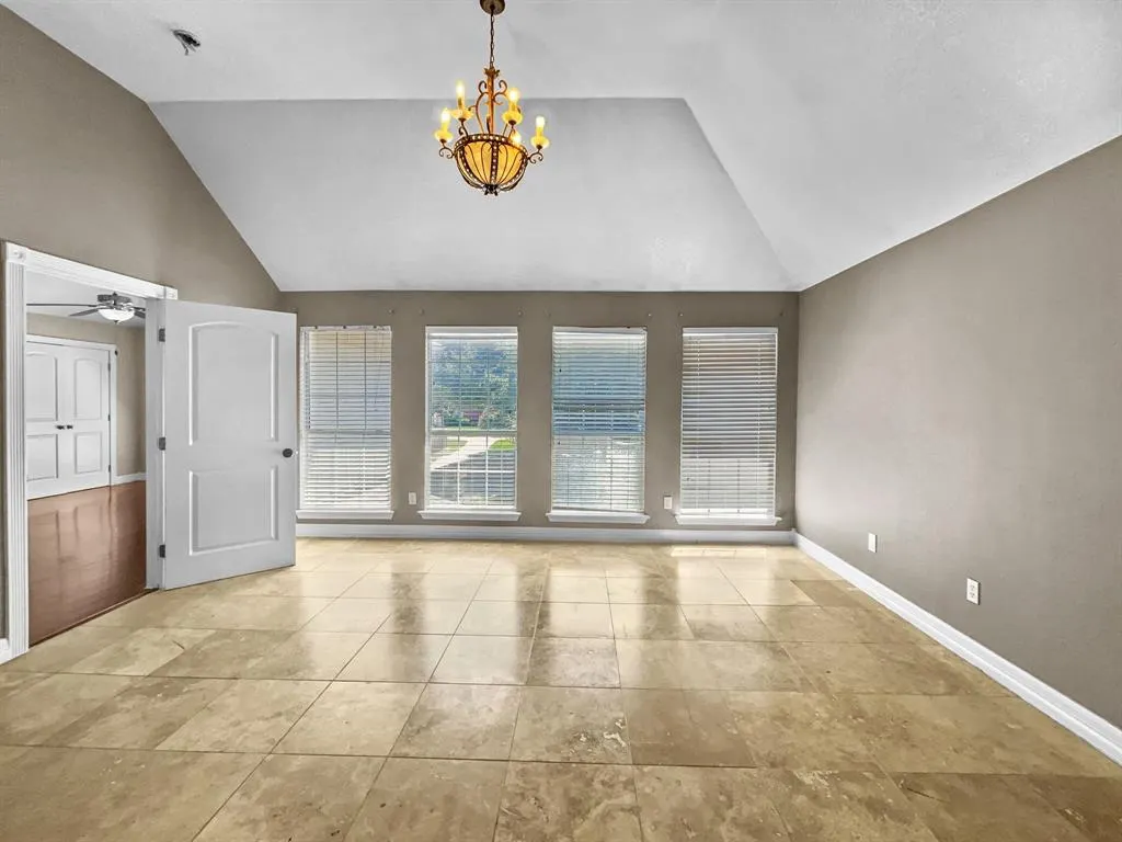 2132 Cliffside Drive