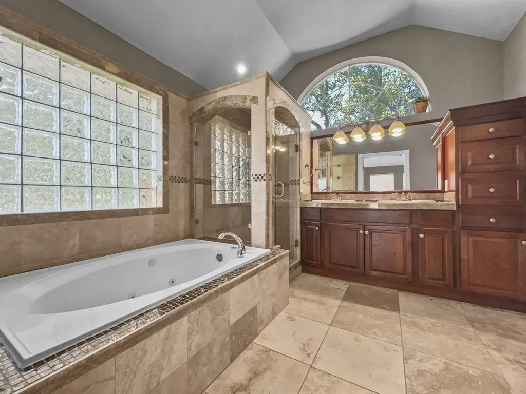 2132 Cliffside Drive