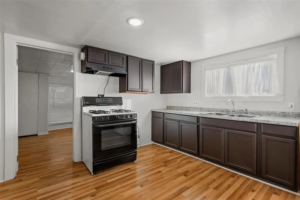 1310 N Rusk