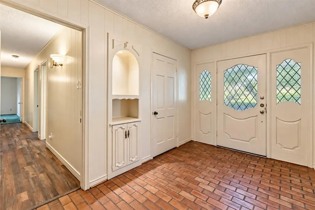 9309 Vinewood Drive