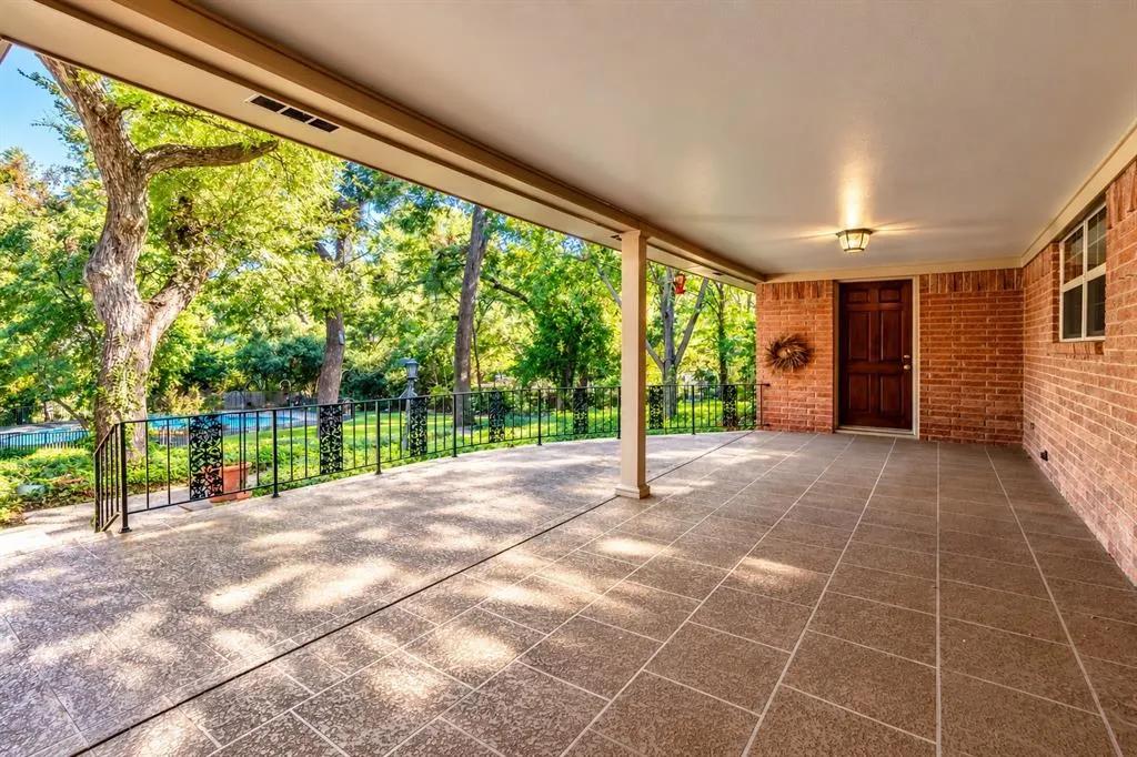 9309 Vinewood Drive