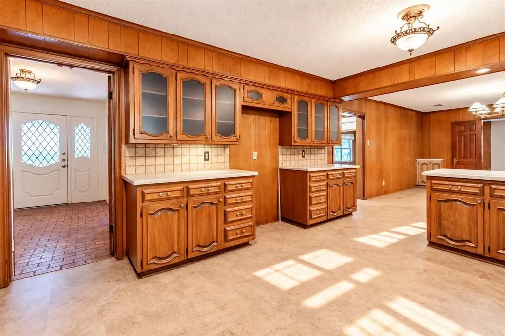9309 Vinewood Drive
