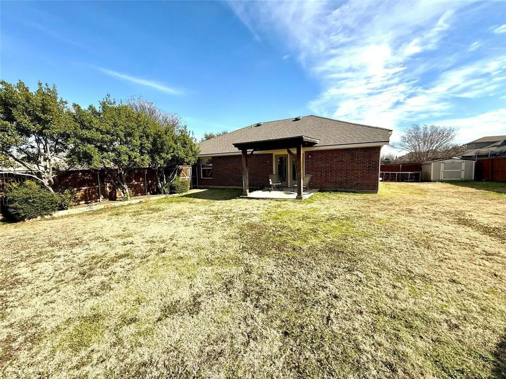 2111 Red River Road