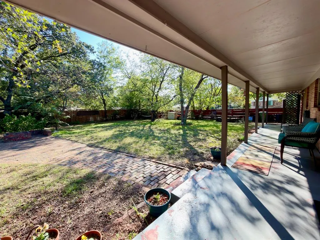 633 Oakwood Avenue
