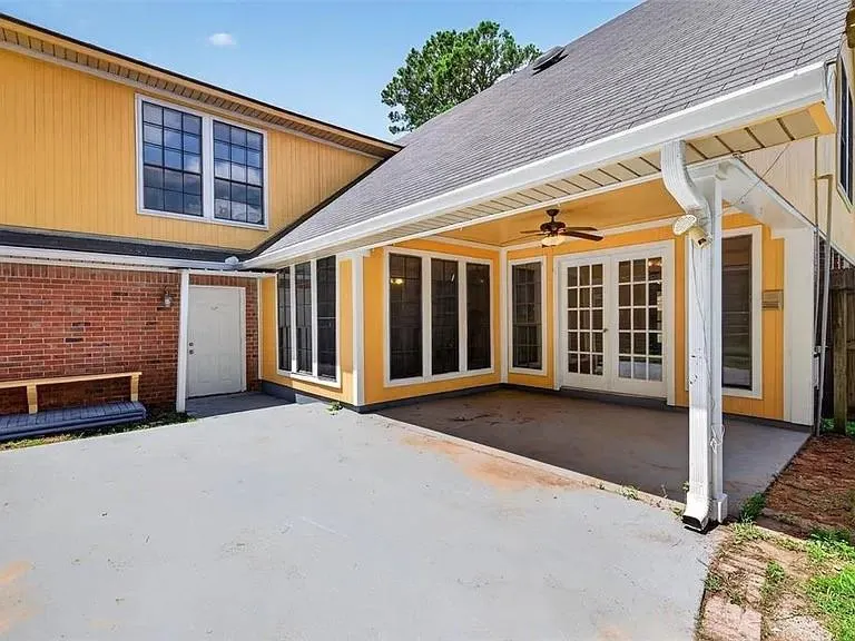 121 Deer Lane