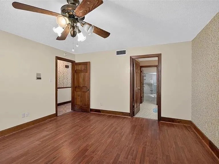 121 Deer Lane