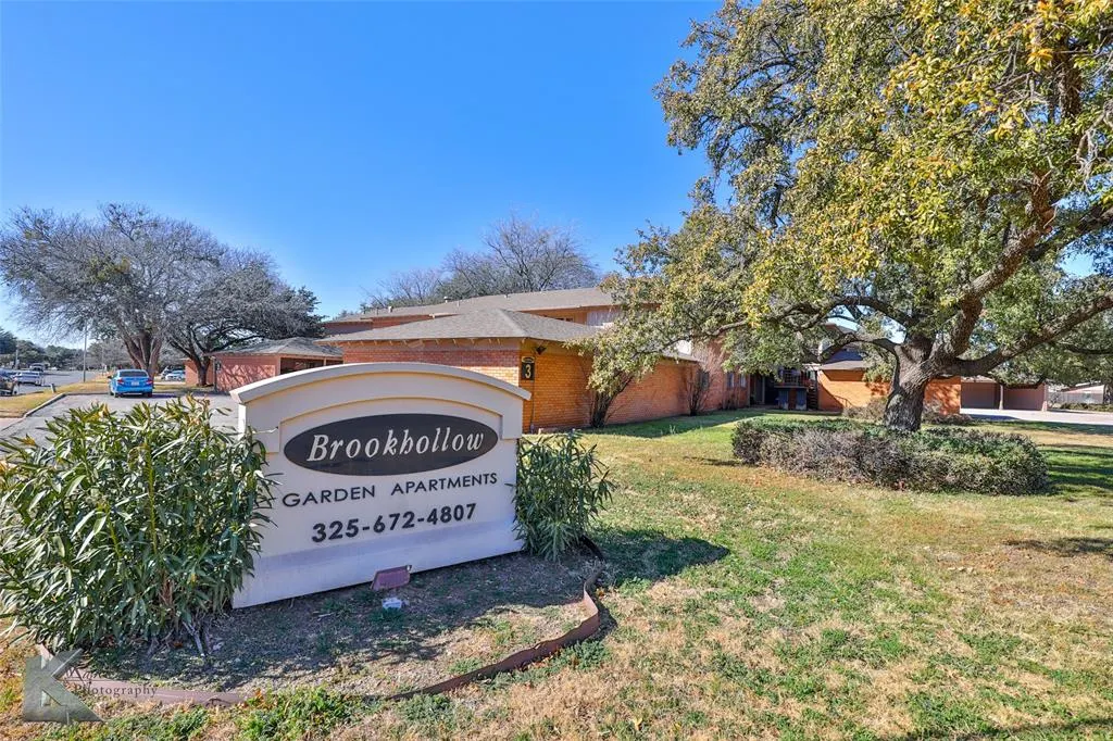 2600 Ivanhoe Lane #403