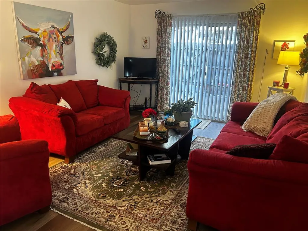 2600 Ivanhoe Lane #403