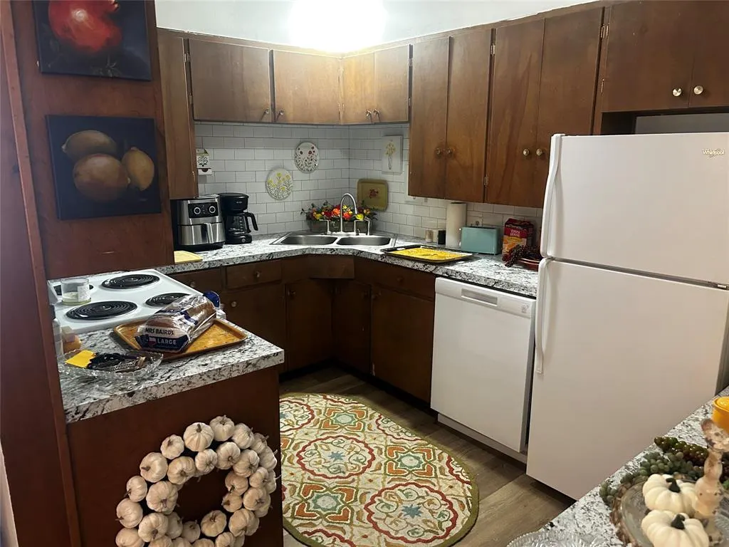 2600 Ivanhoe Lane #403