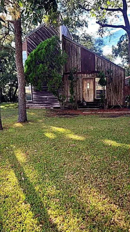210 Oak Hollow Street
