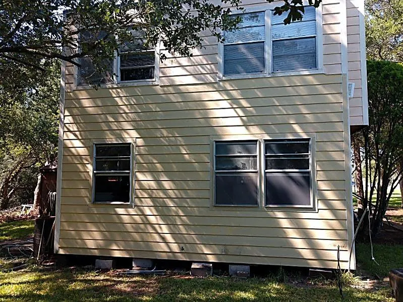 210 Oak Hollow Street