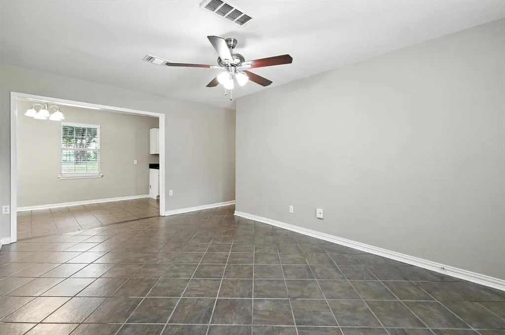 106 Tarrant Drive