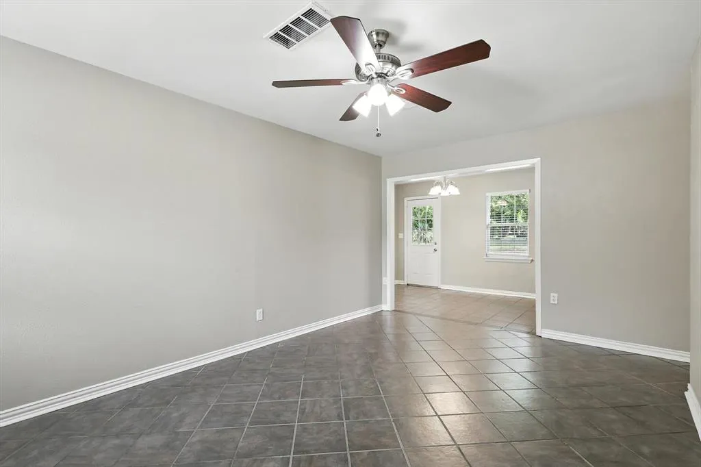 106 Tarrant Drive