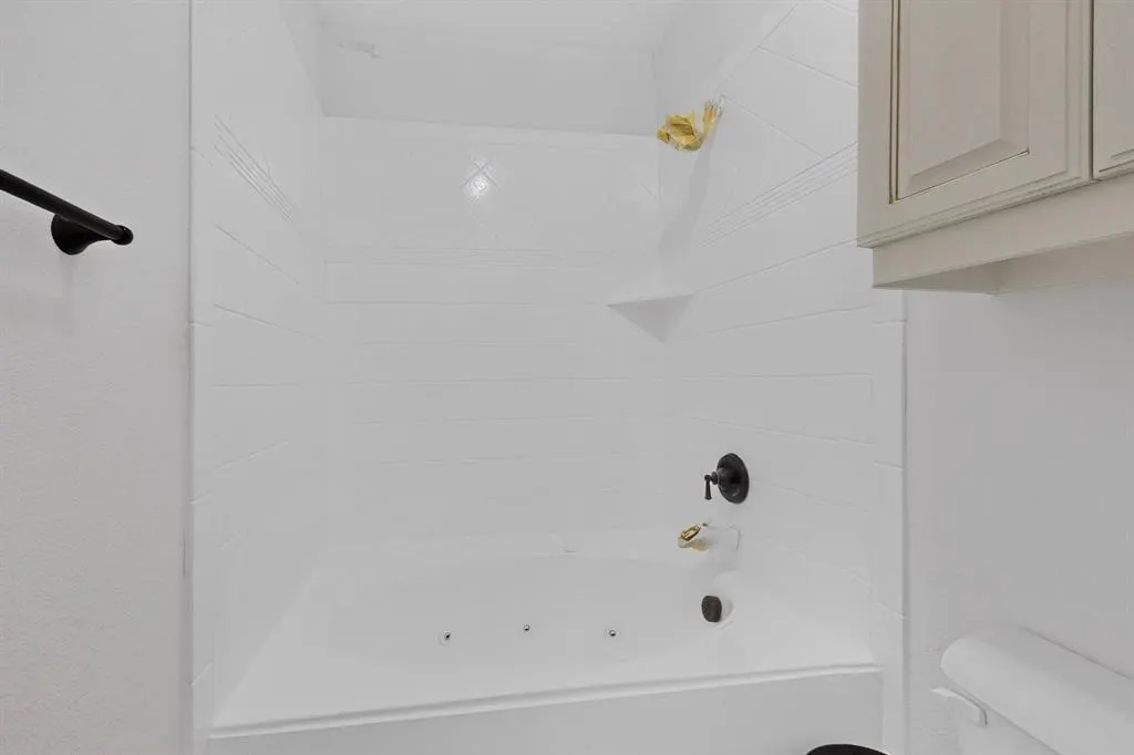 6606 Windward View Drive