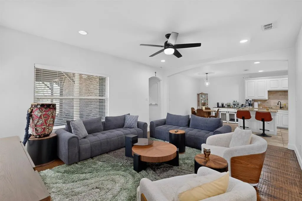 6606 Windward View Drive