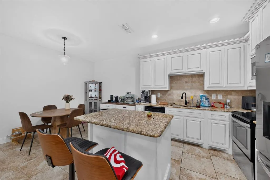 6606 Windward View Drive