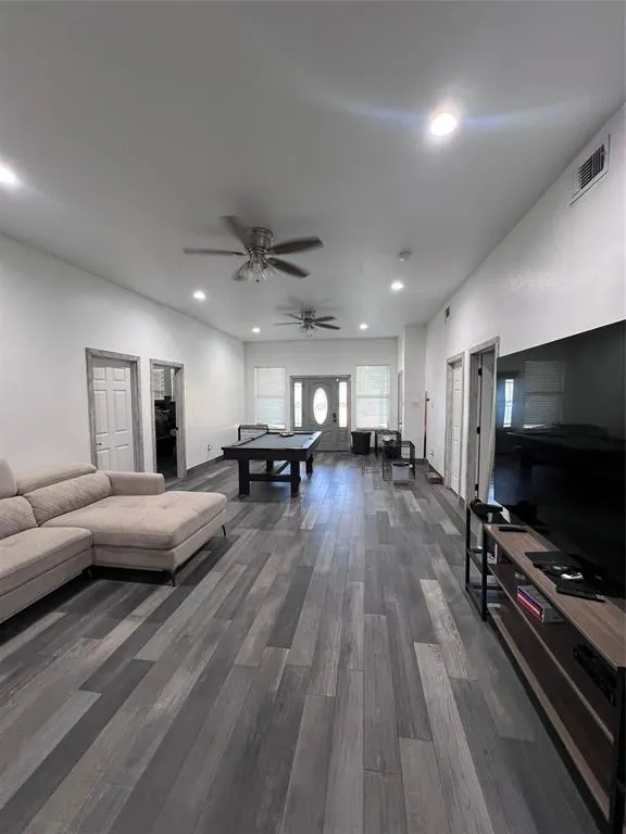 201 Darien Drive